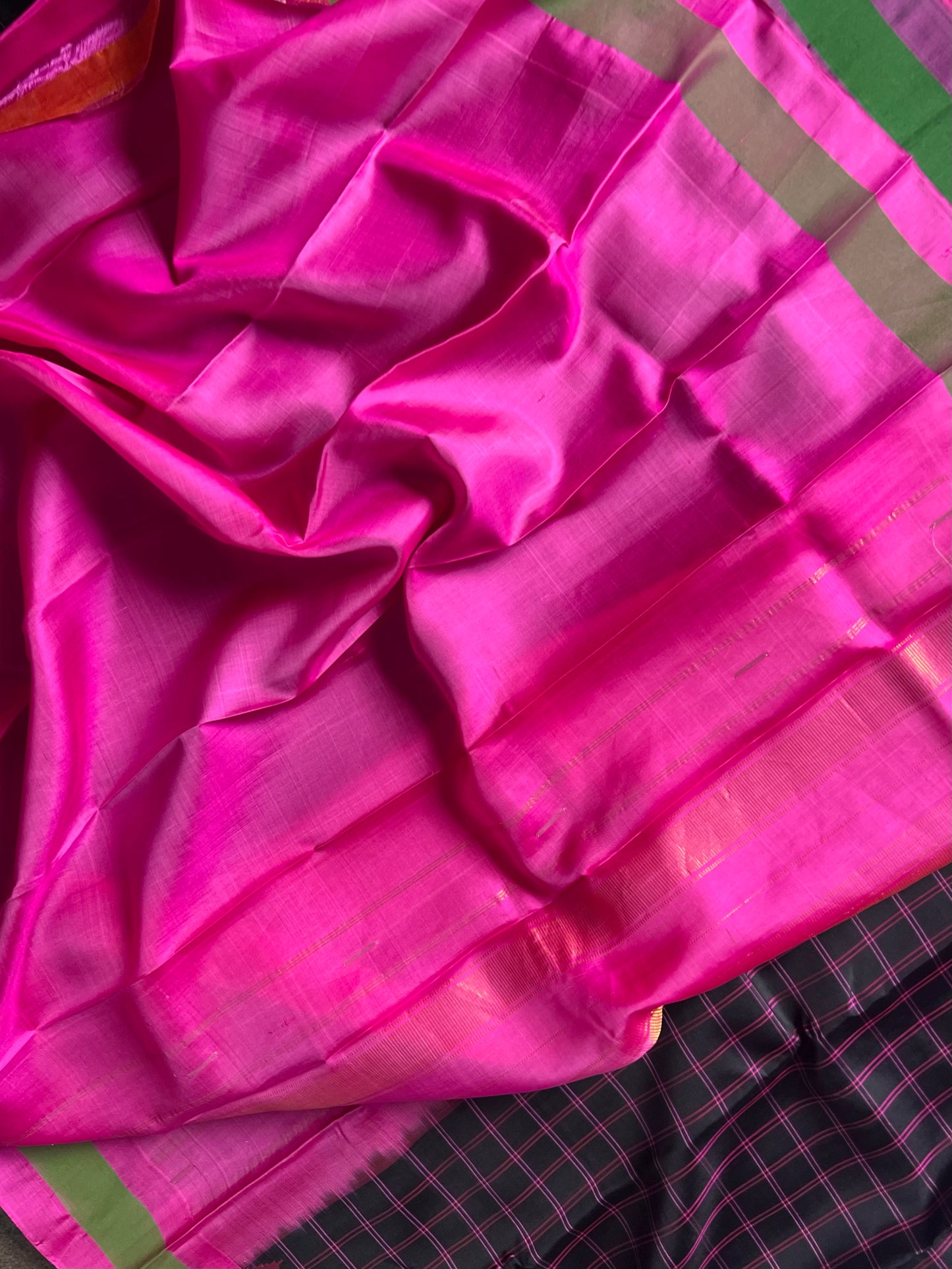 Checked Gadwal Silk saree - Black & Pink