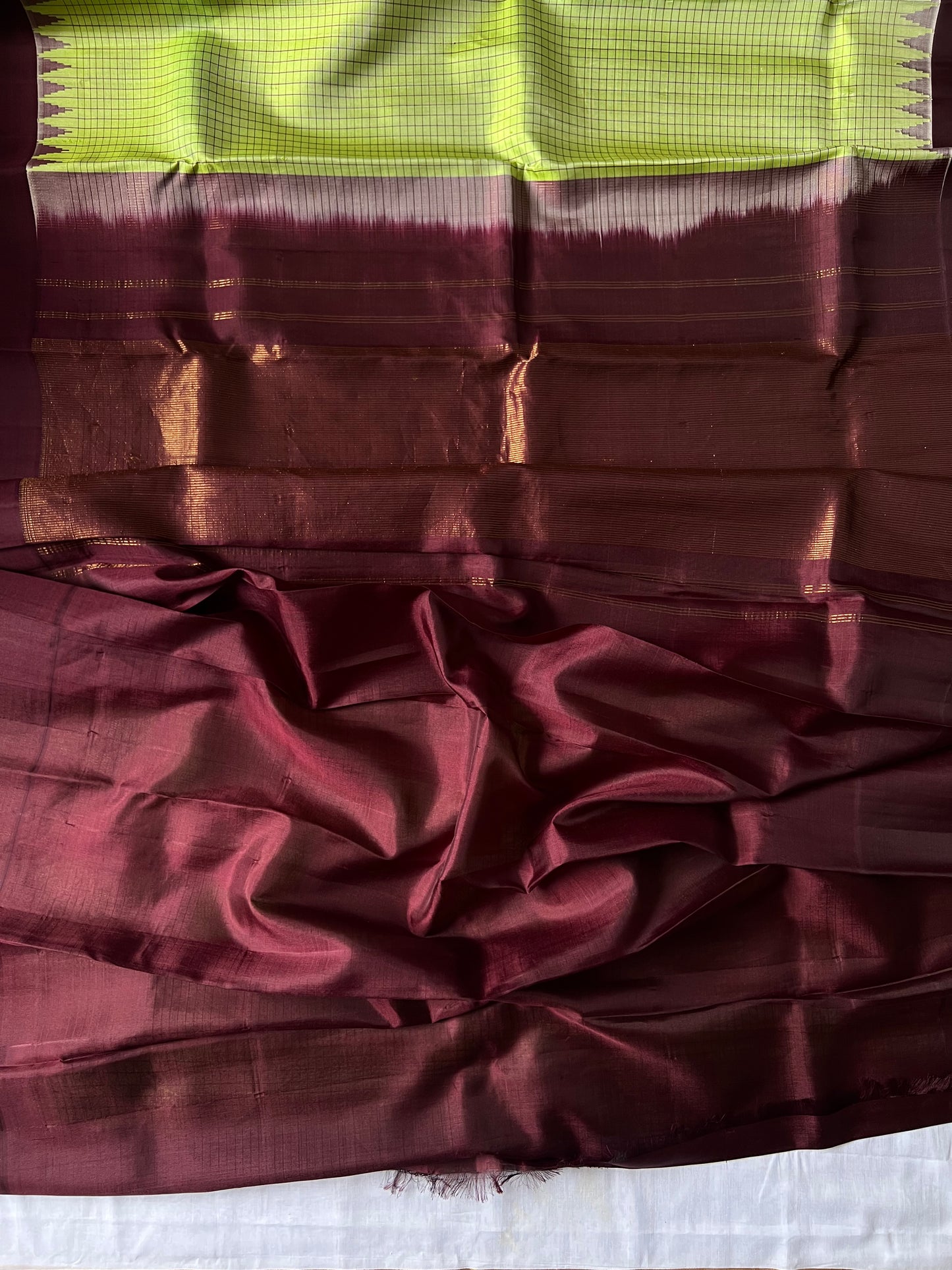 Checked Temple design Gadwal silk saree - Green & Brown