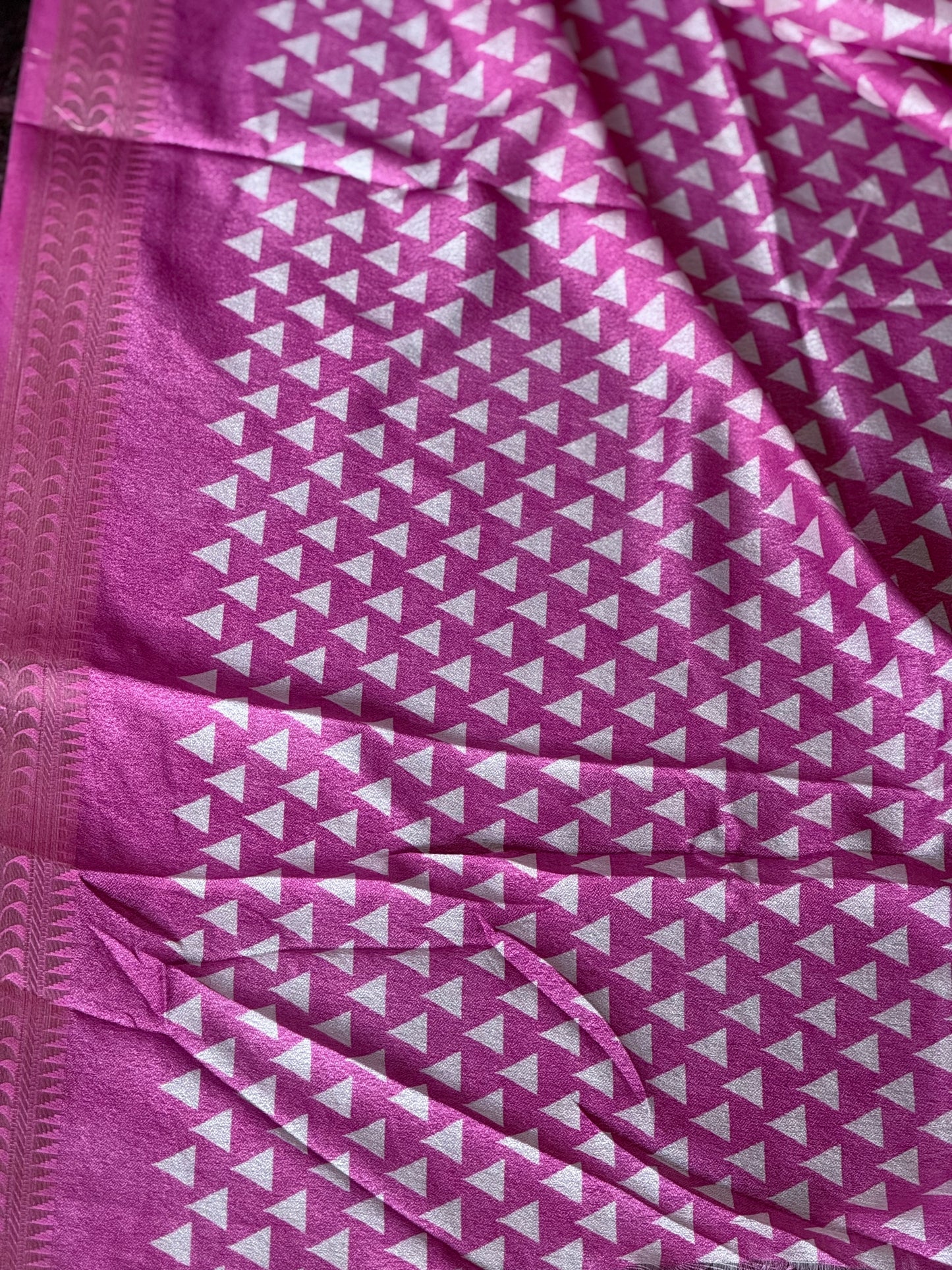 Semi crepe printed saree pink