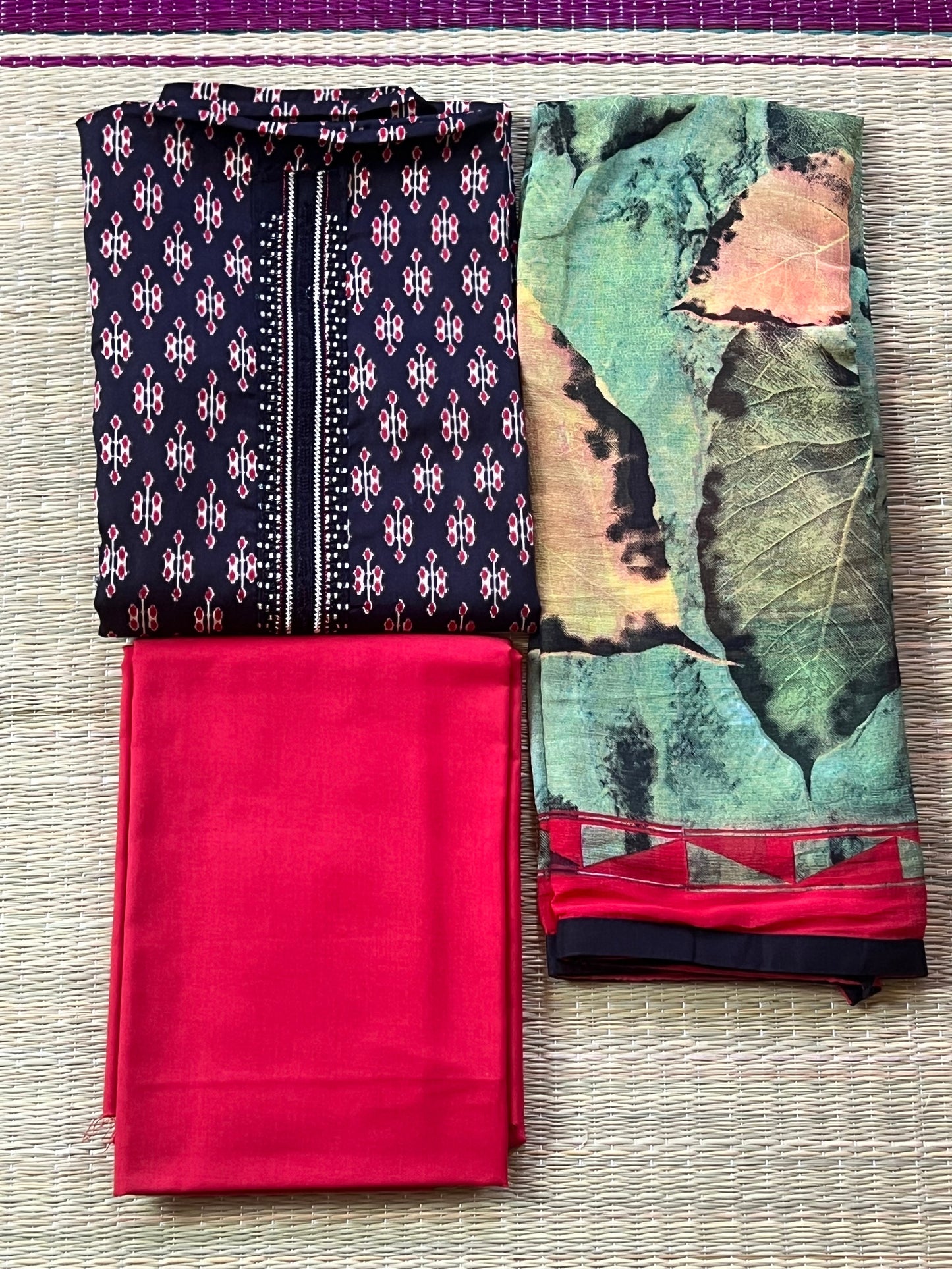 Red and black material set