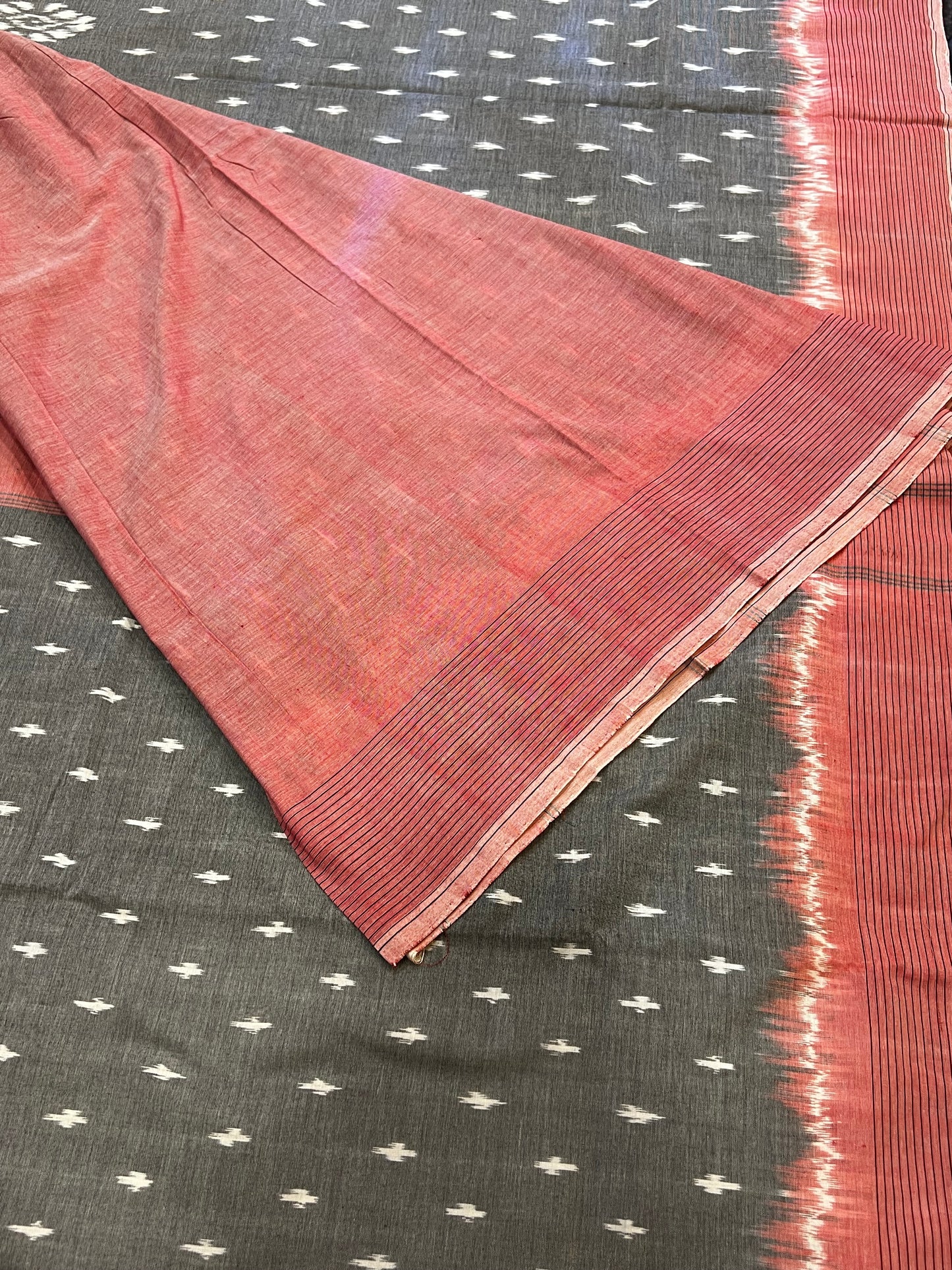 Grey & pink mul cotton saree
