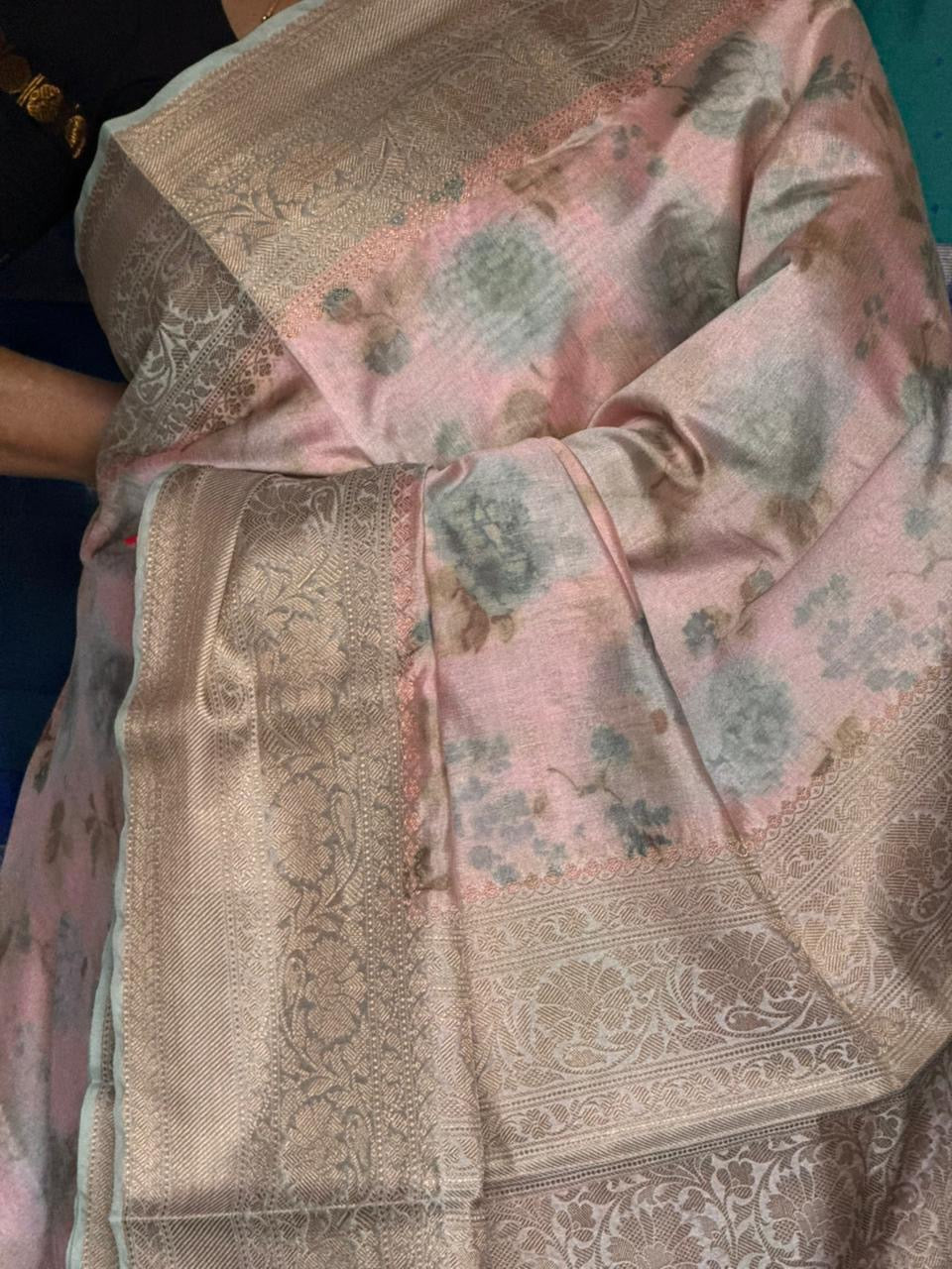 Vintage Petal Semi Banaras saree