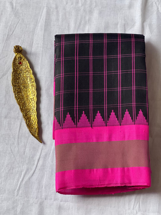 Checked Gadwal Silk saree - Black & Pink