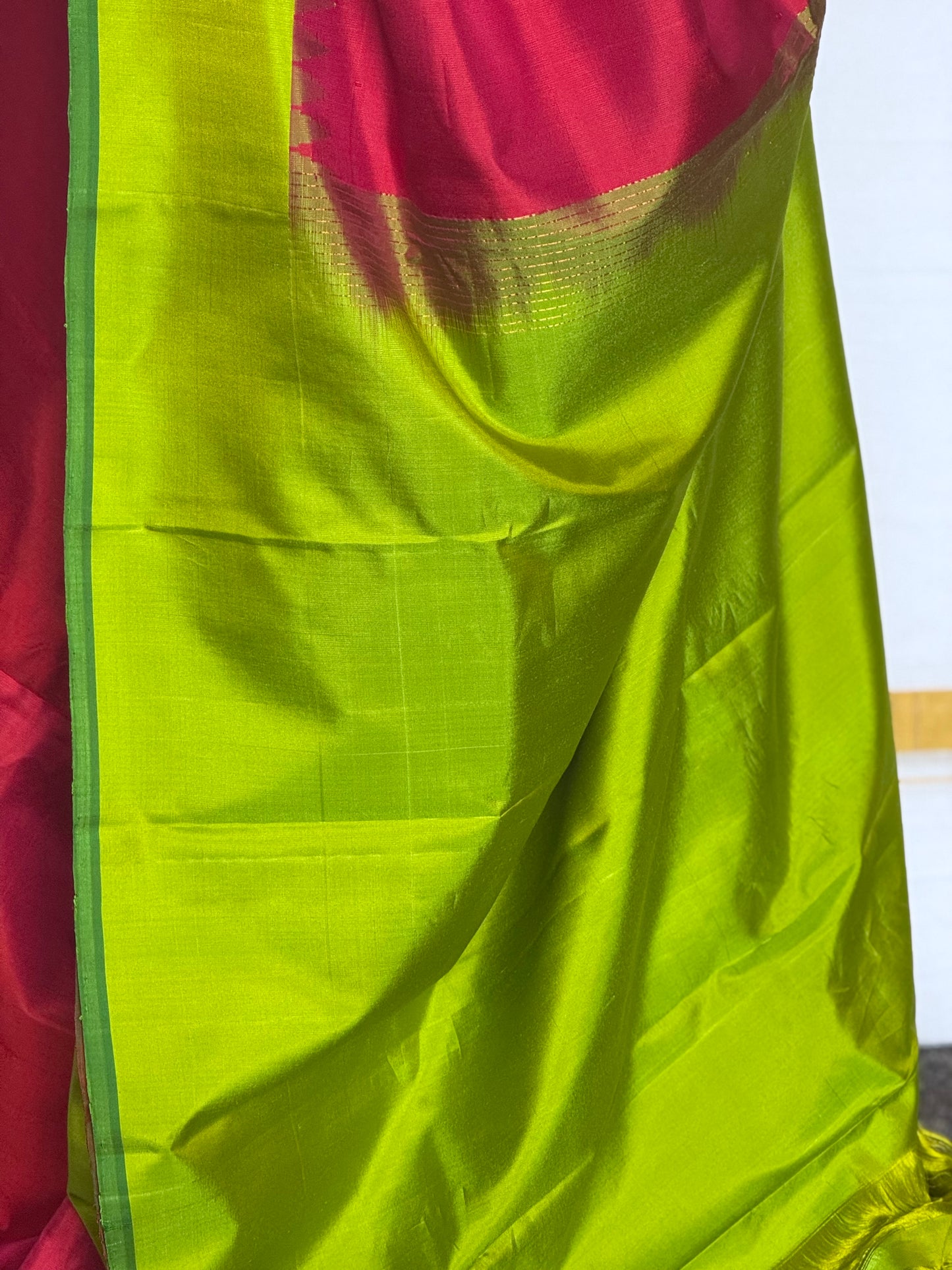 Gadwal Silk saree - Red & Green