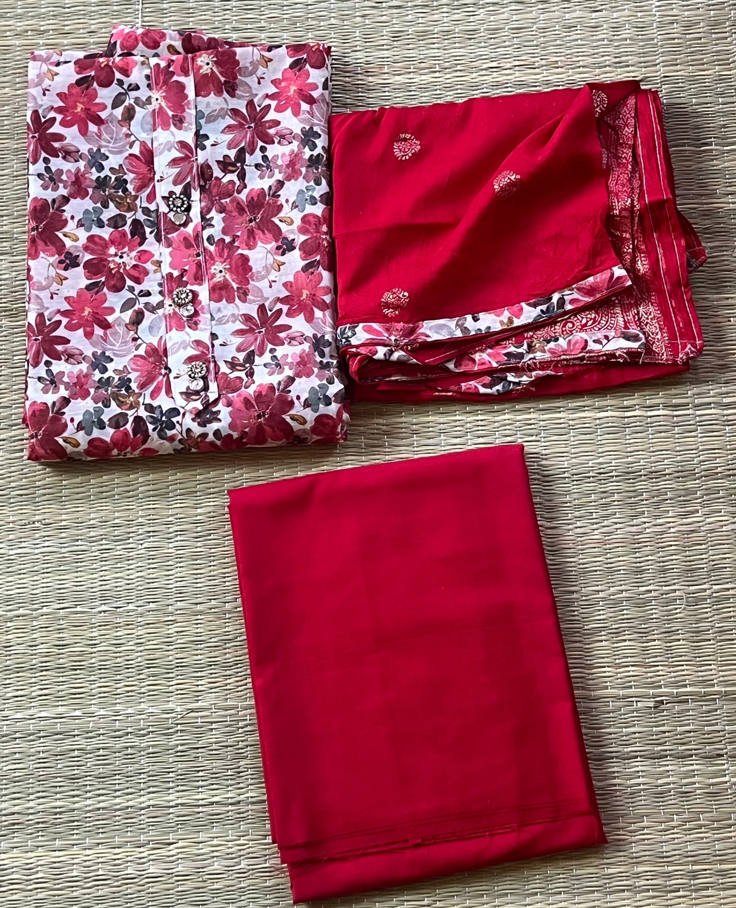 Red floral material set