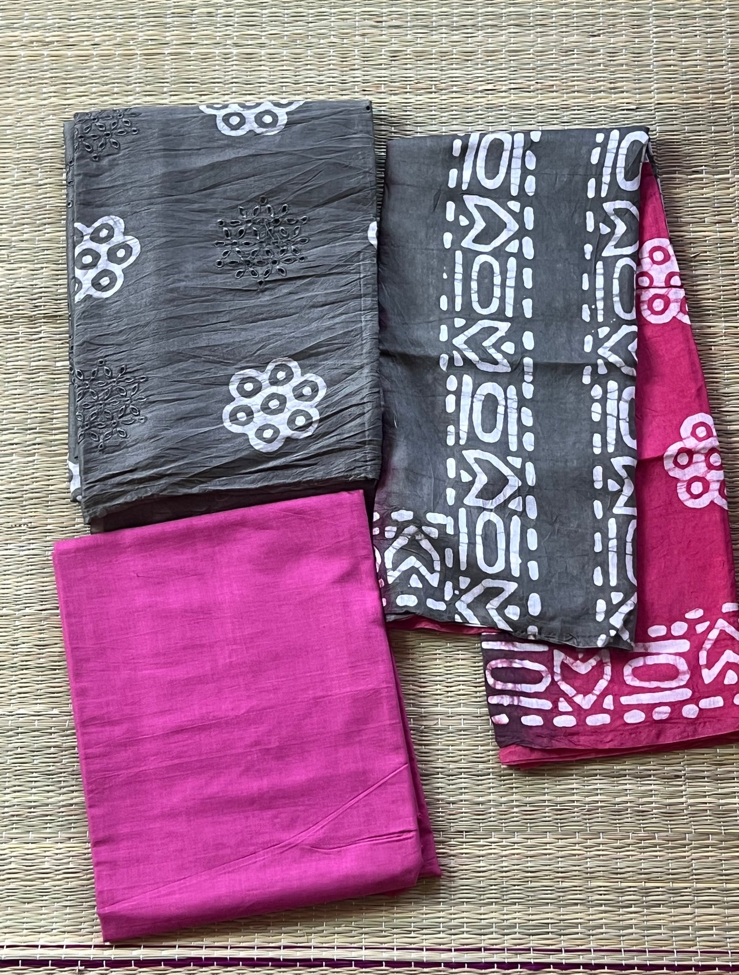 Grey pink material set