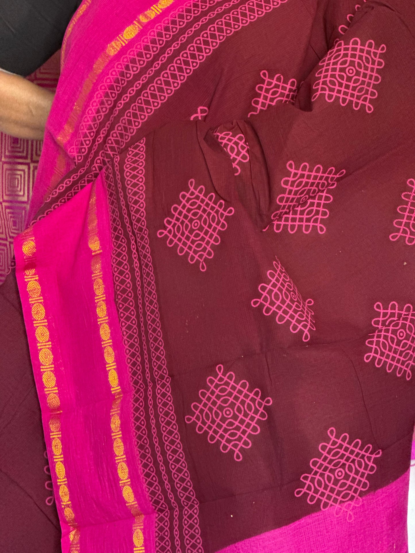 Pink sungudi saree