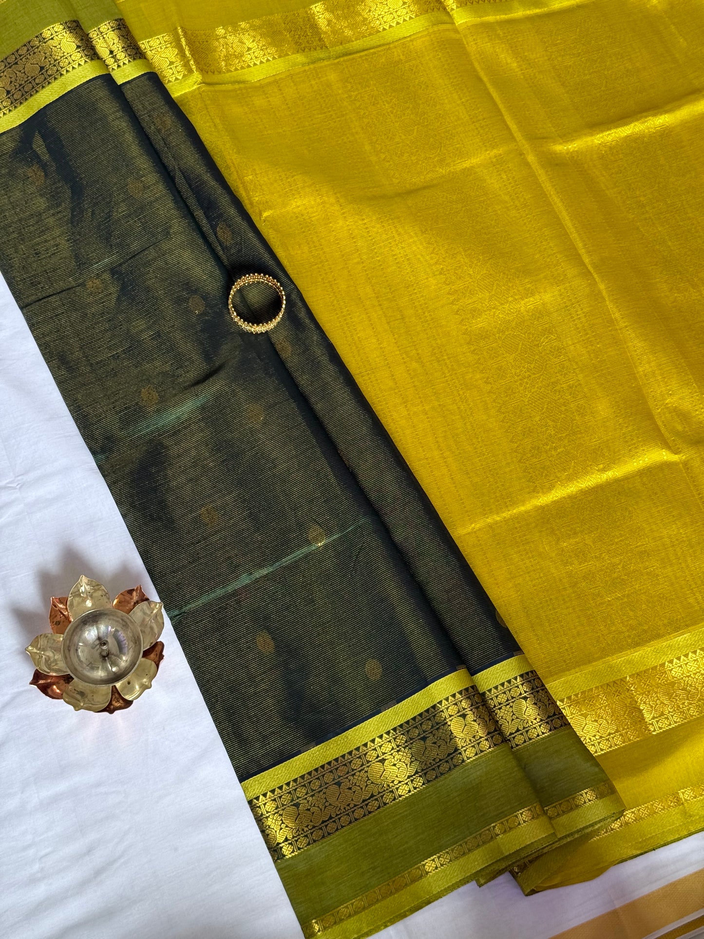 Vaira Oosi - Pure Silk Cotton saree