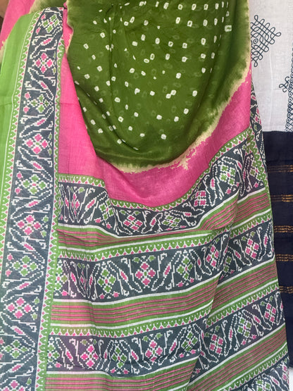 Rose Pink & Parrot Green Bandhani Cotton saree