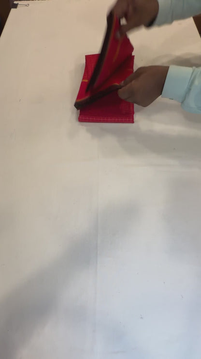Muthukattam self Red (Arakku)